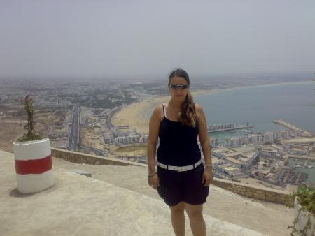 ba  cette fille c'est ma  belle